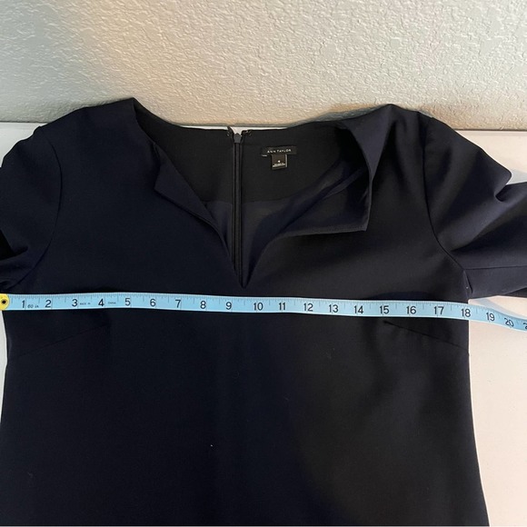 Ann Taylor Navy Split Neck Shift Dress 4 EUC - Picture 9 of 10